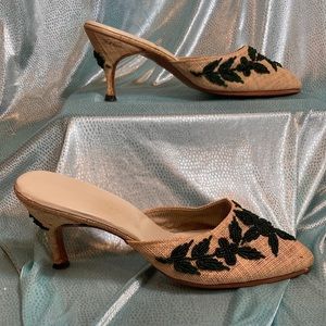 Vintage 50’s cream slides w/kitten heel. Green glass beads  3‎ 9” insole size 6?